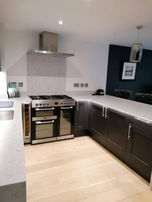 New Town House With *Free Allocated Parking* Leilighet Brighton Eksteriør bilde